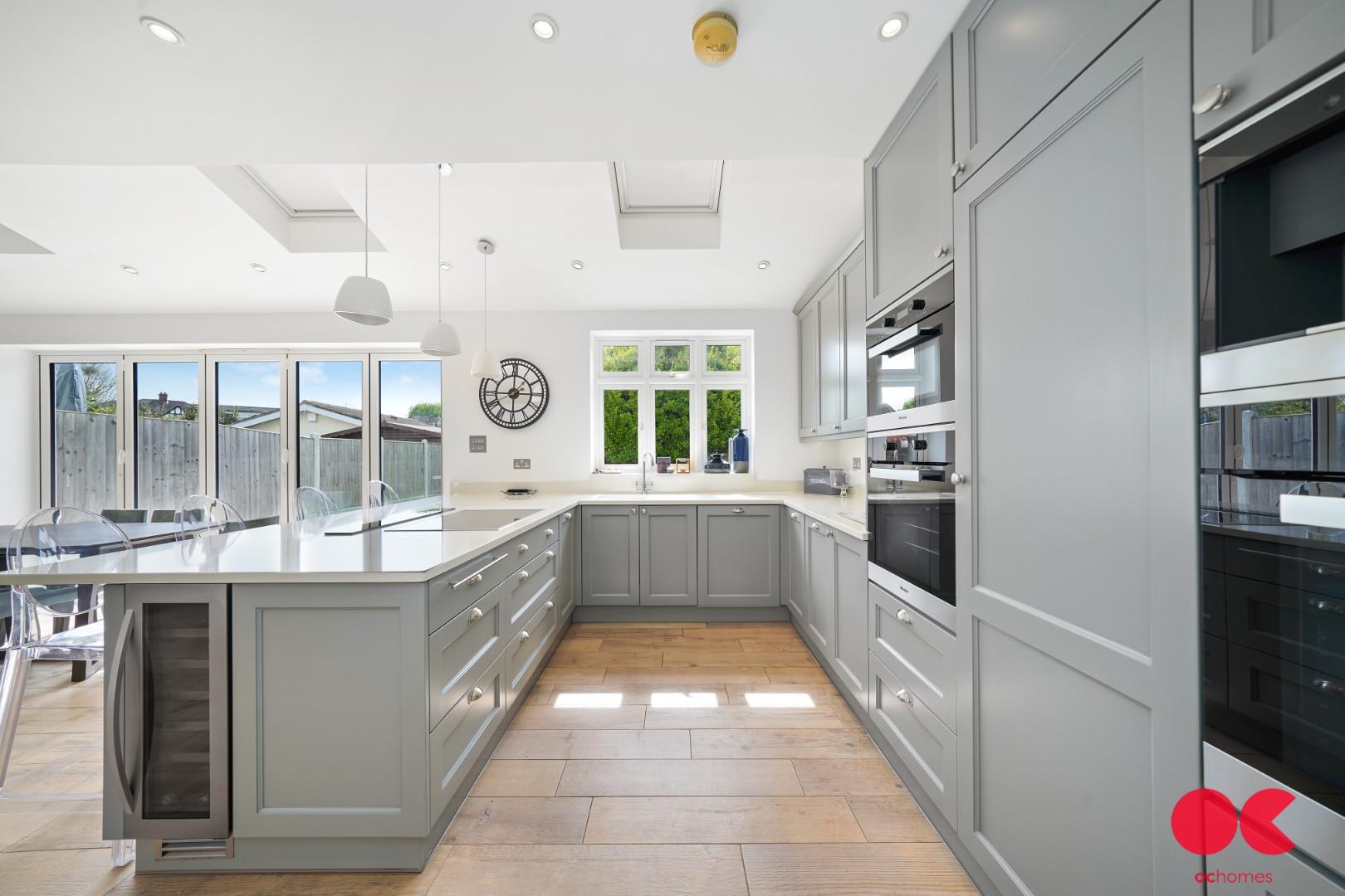 4 bed semi-detached house for sale in Repton Avenue, Gidea Park  - Property Image 13