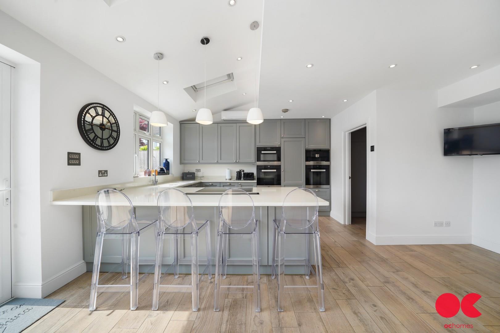 4 bed semi-detached house for sale in Repton Avenue, Gidea Park  - Property Image 18