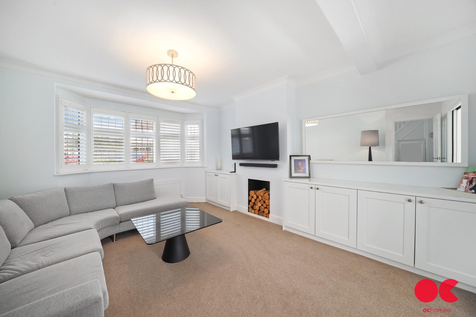 4 bed semi-detached house for sale in Repton Avenue, Gidea Park  - Property Image 2