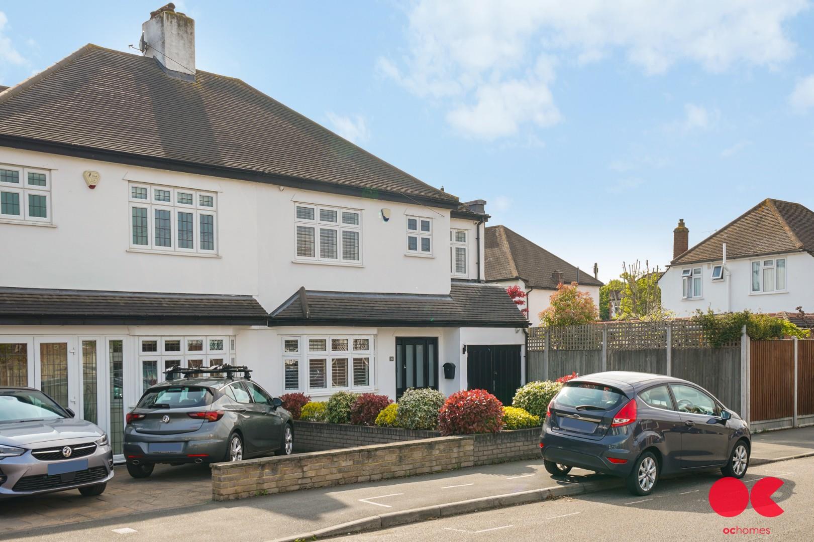 4 bed semi-detached house for sale in Repton Avenue, Gidea Park  - Property Image 31