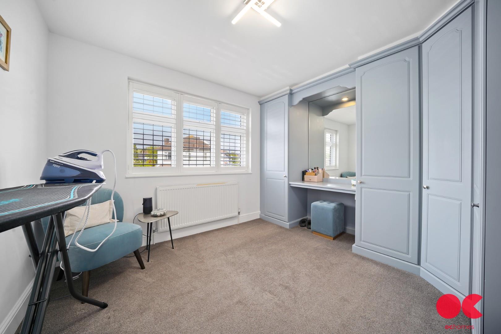 4 bed semi-detached house for sale in Repton Avenue, Gidea Park  - Property Image 10