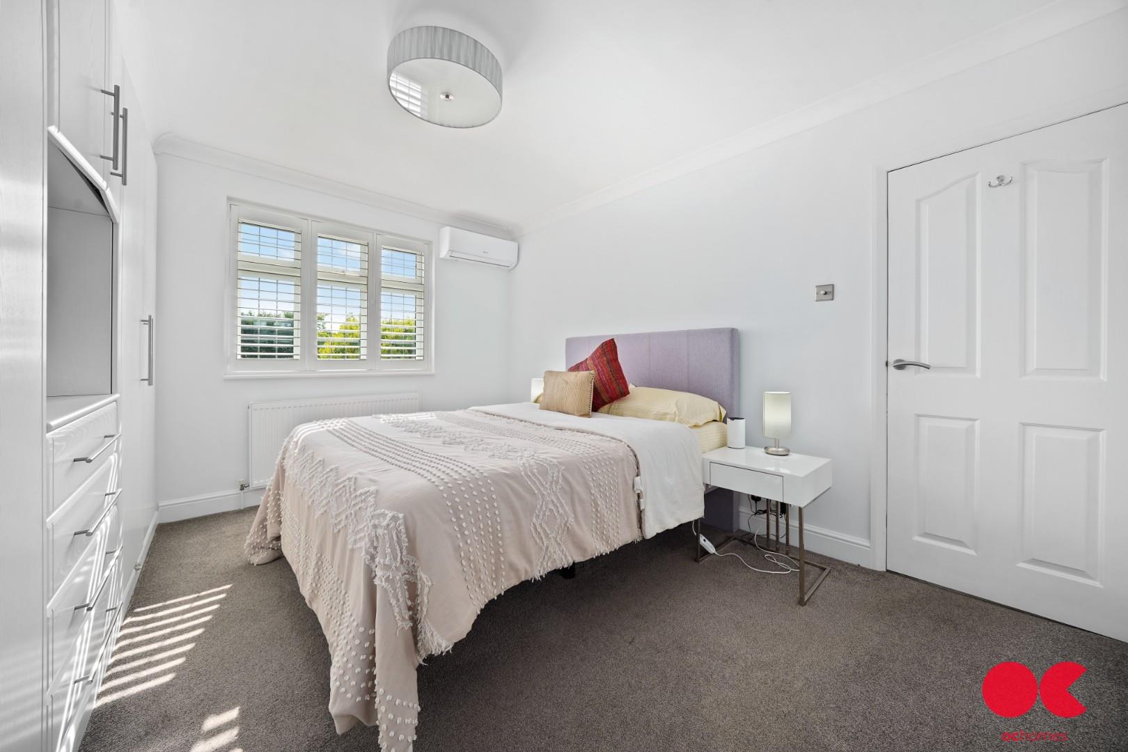 4 bed semi-detached house for sale in Repton Avenue, Gidea Park  - Property Image 24