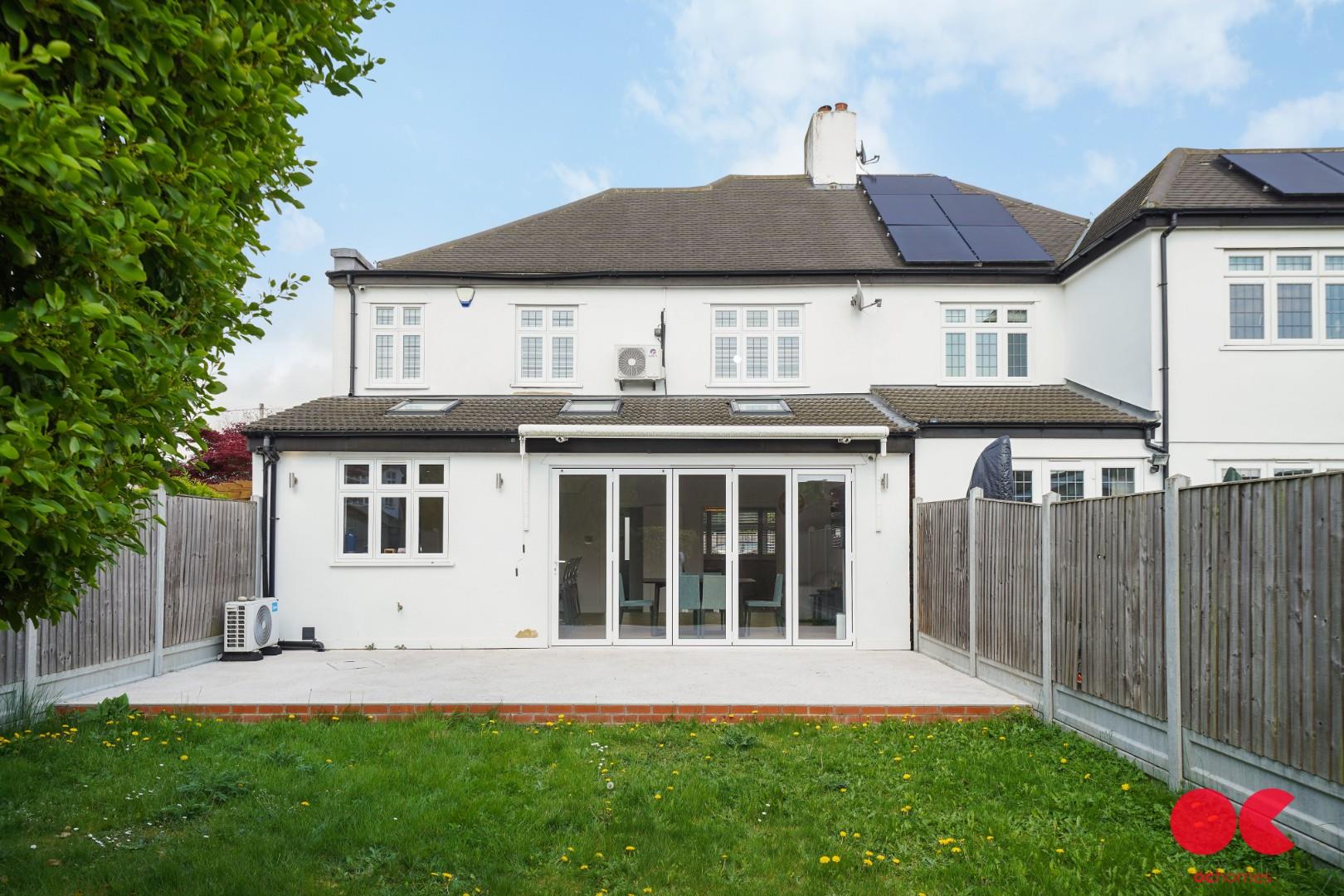 4 bed semi-detached house for sale in Repton Avenue, Gidea Park  - Property Image 19