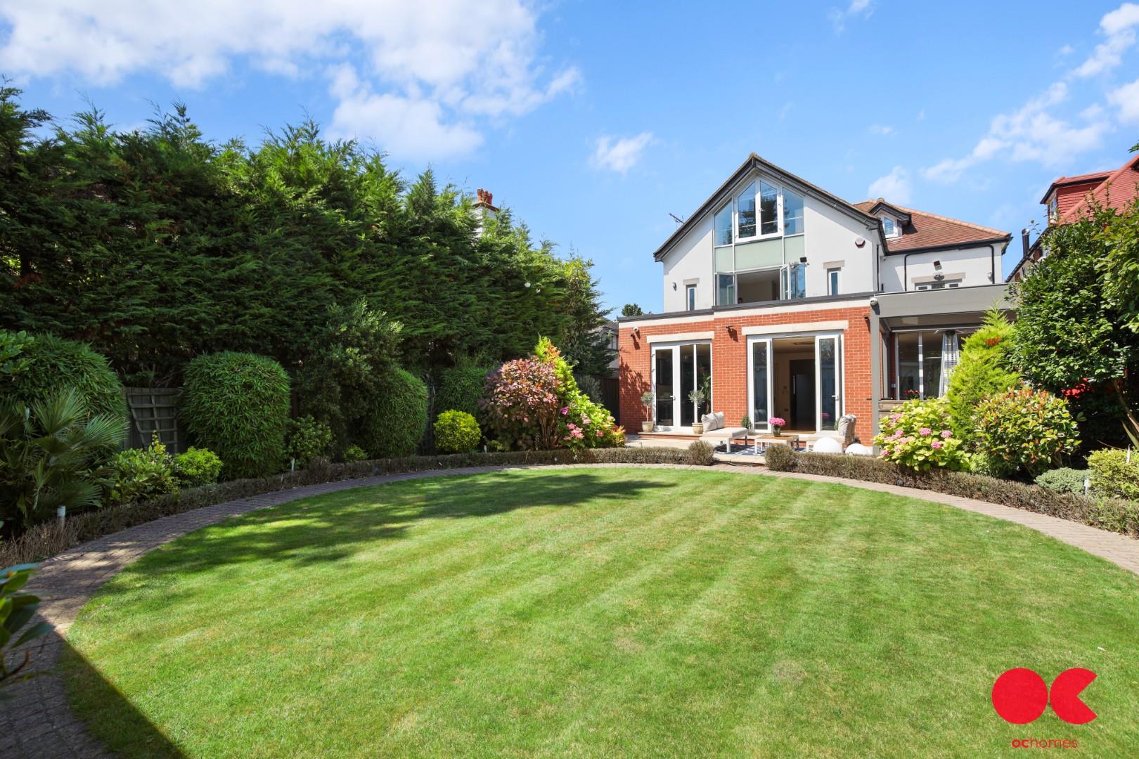 7 bed detached house for sale in Holcombe Road, Ilford  - Property Image 37