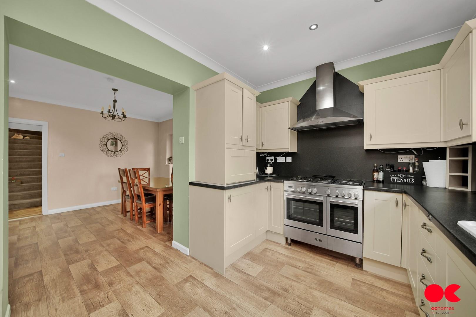 4 bed detached house for sale in Heath Drive, Gidea Park  - Property Image 10