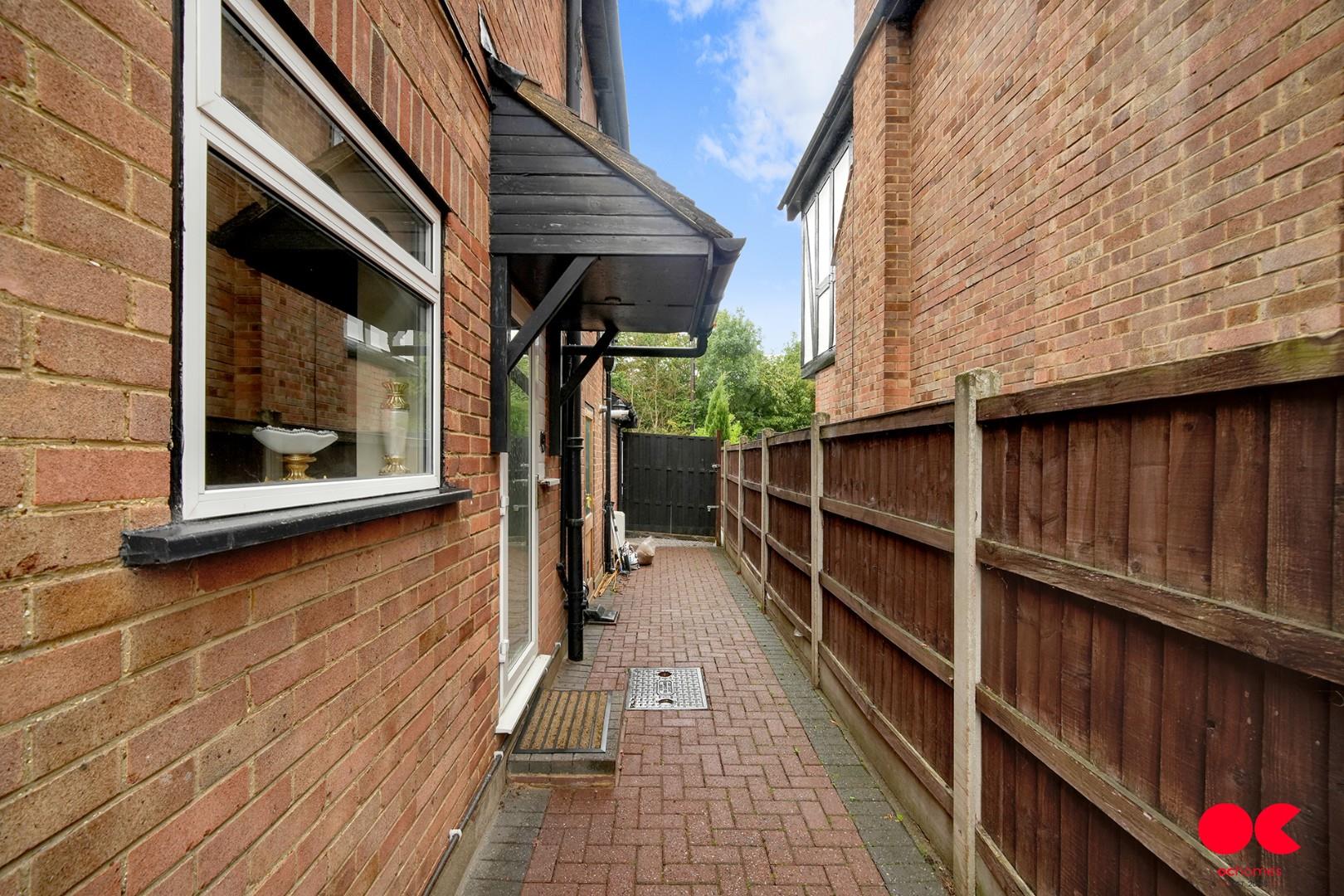4 bed detached house for sale in Heath Drive, Gidea Park  - Property Image 24