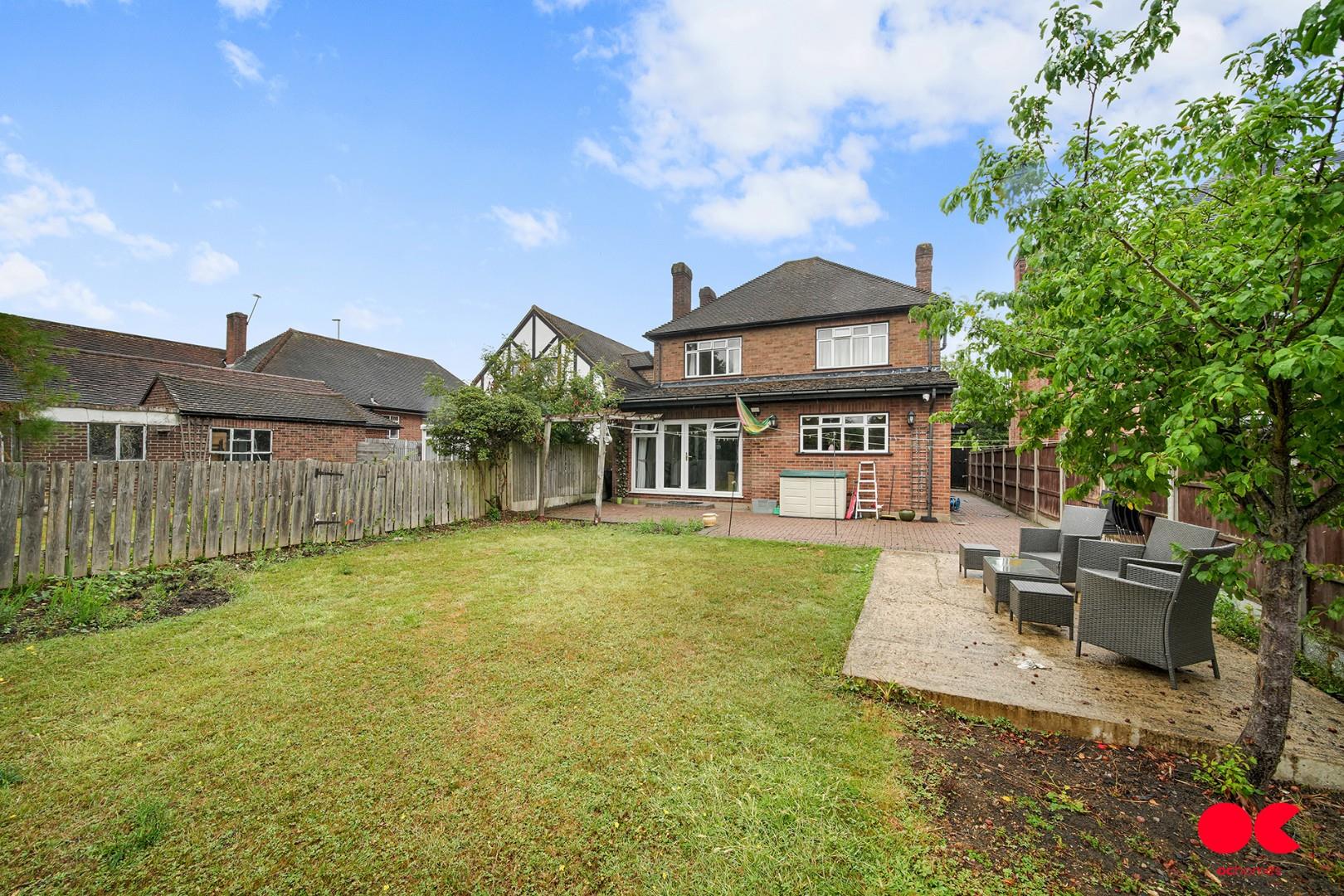 4 bed detached house for sale in Heath Drive, Gidea Park  - Property Image 23
