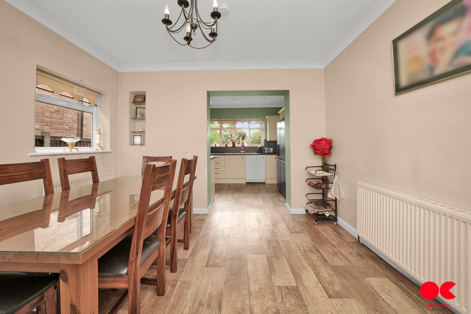 4 bed detached house for sale in Heath Drive, Gidea Park  - Property Image 9