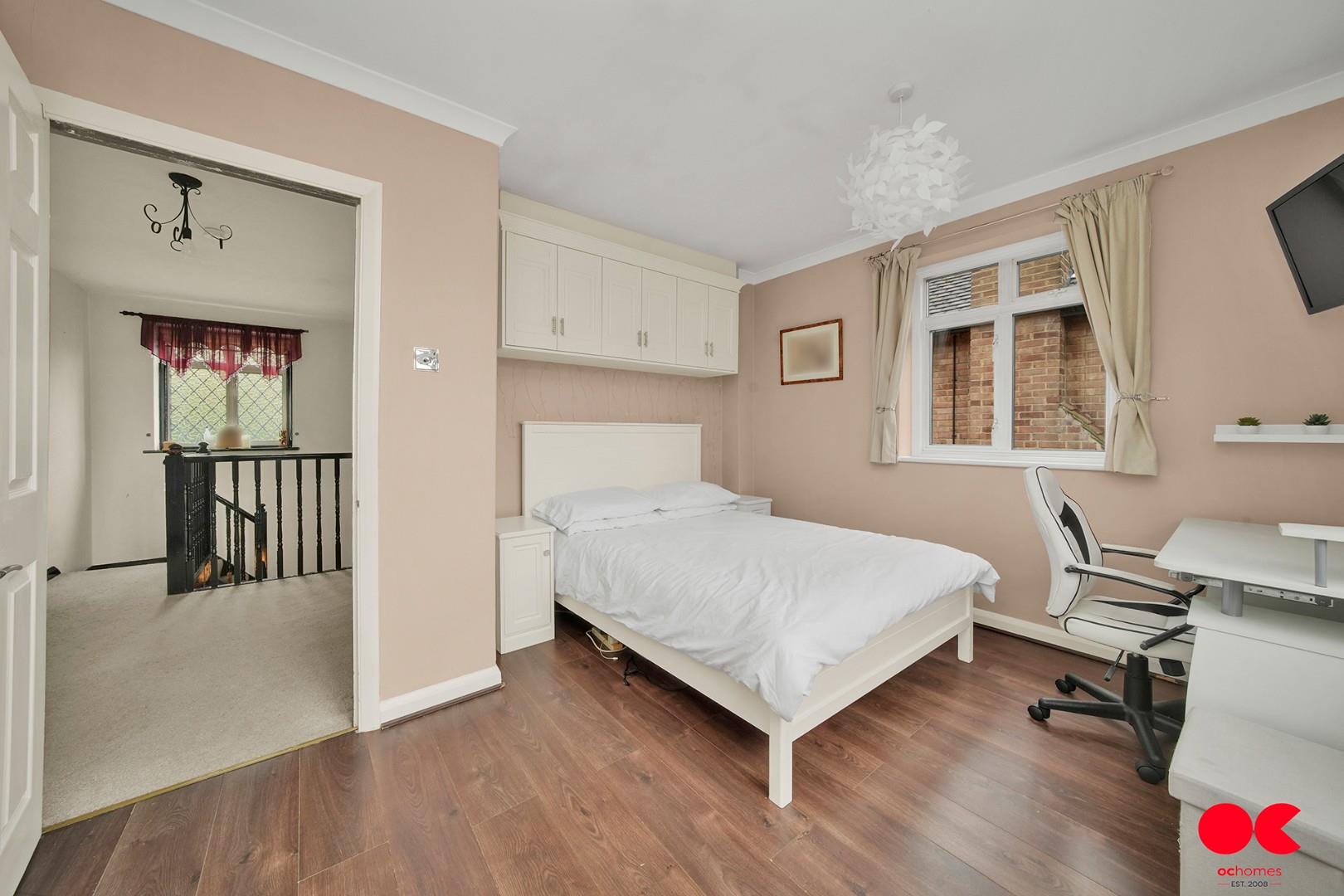4 bed detached house for sale in Heath Drive, Gidea Park  - Property Image 16