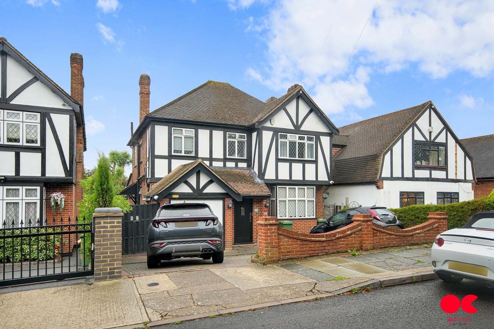 4 bed detached house for sale in Heath Drive, Gidea Park  - Property Image 26