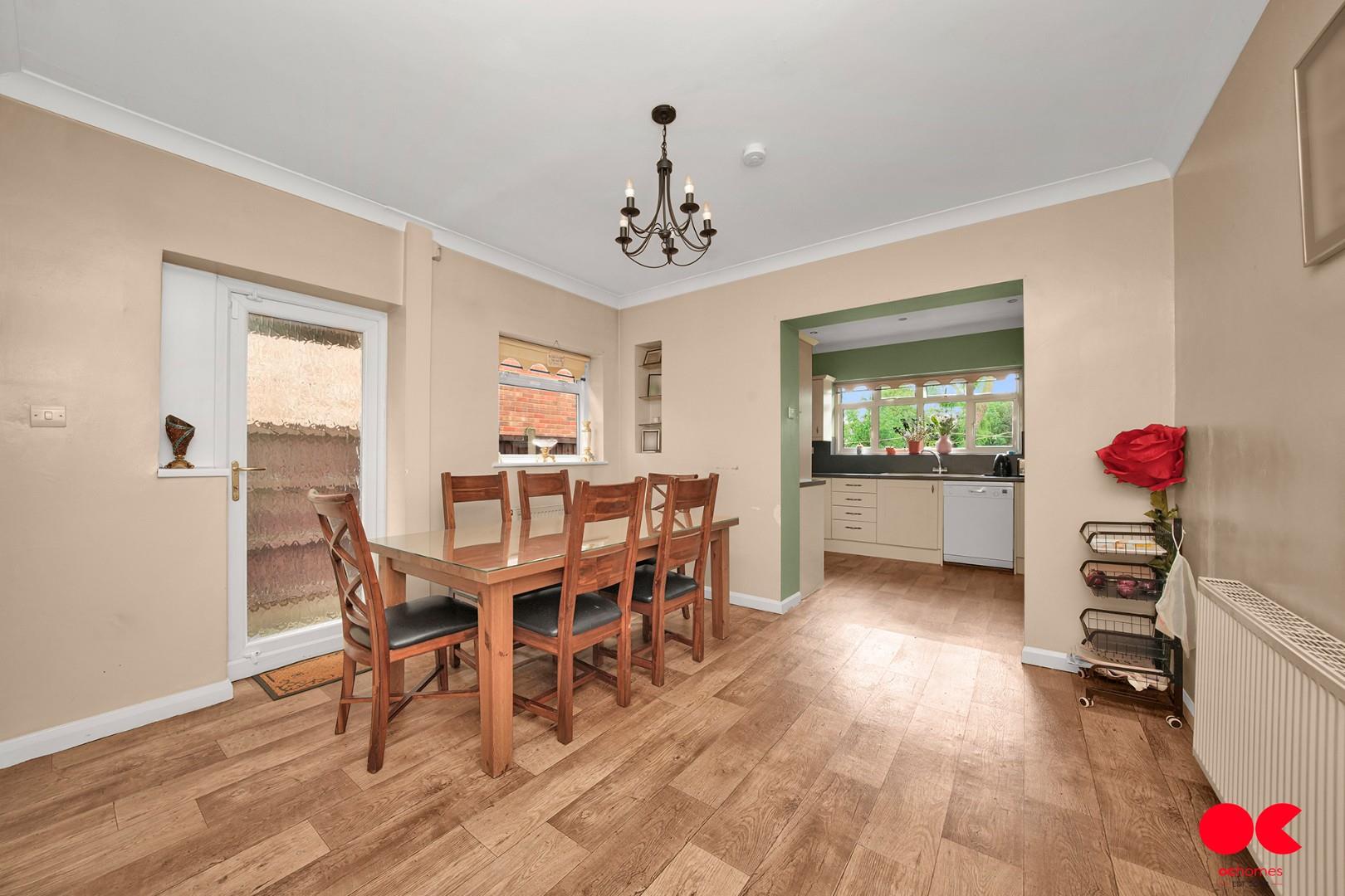 4 bed detached house for sale in Heath Drive, Gidea Park  - Property Image 5