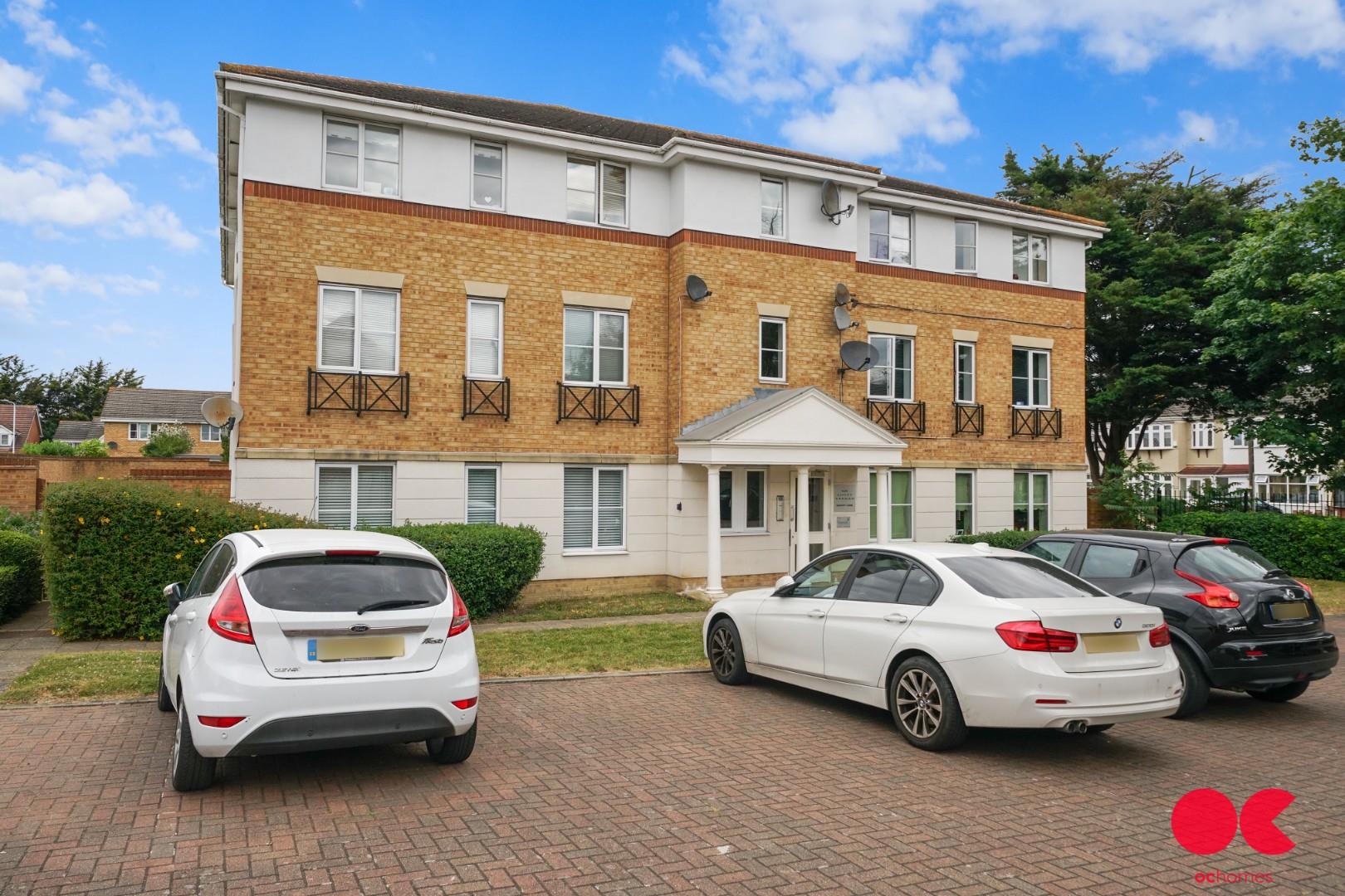 2 bed flat for sale in Bancroft Chase, Hornchurch  - Property Image 1