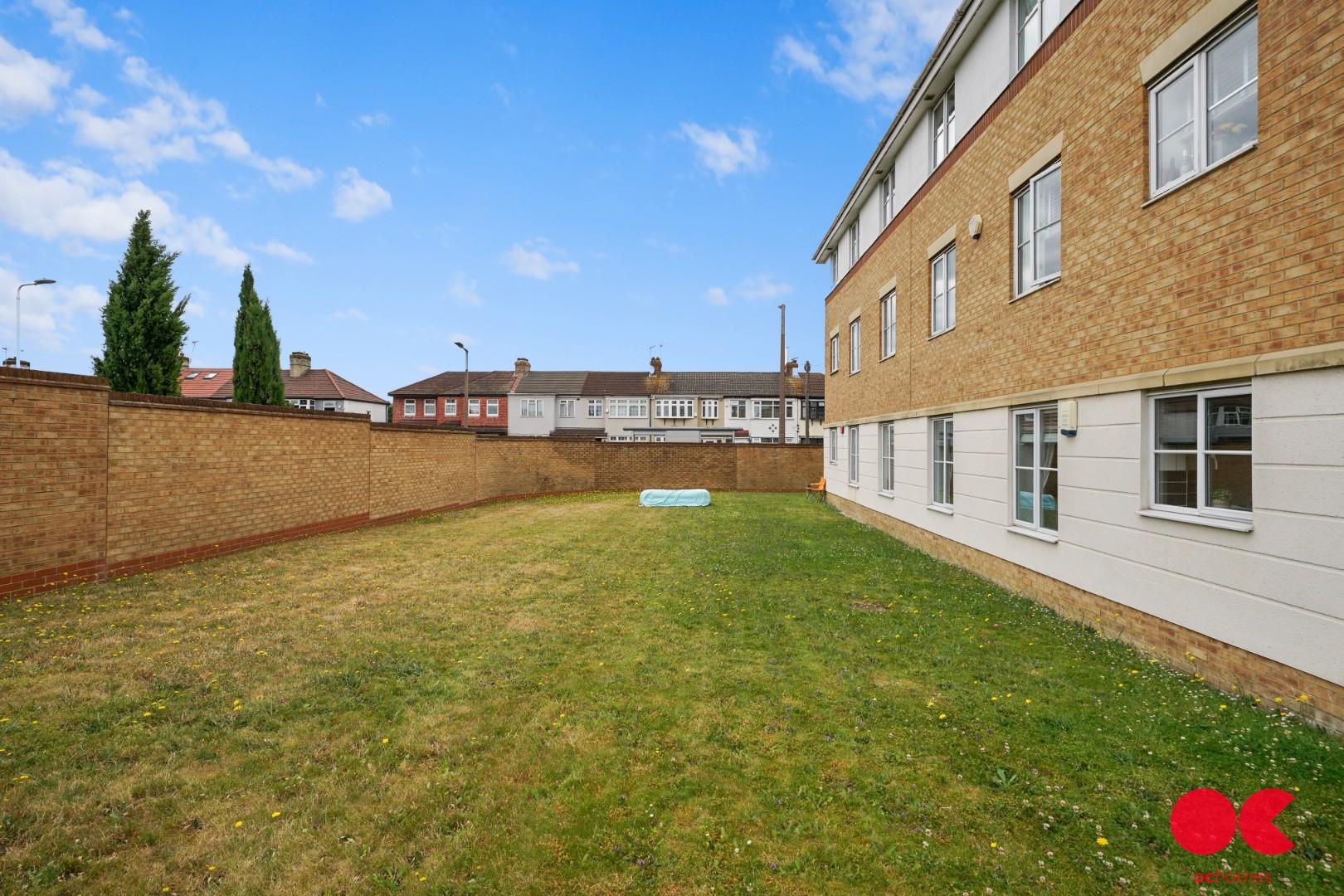 2 bed flat for sale in Bancroft Chase, Hornchurch  - Property Image 18