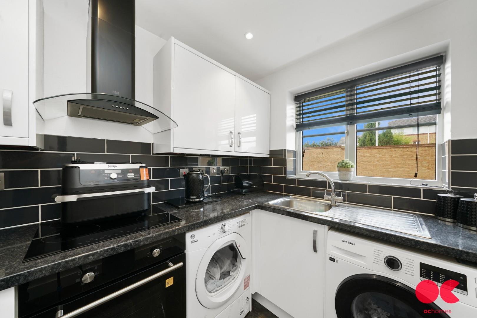 2 bed flat for sale in Bancroft Chase, Hornchurch  - Property Image 17