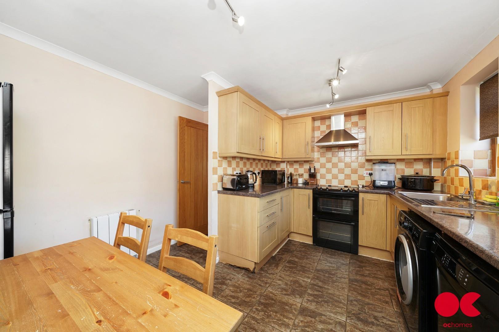 2 bed end of terrace house for sale in Robinia Close, Laindon  - Property Image 10