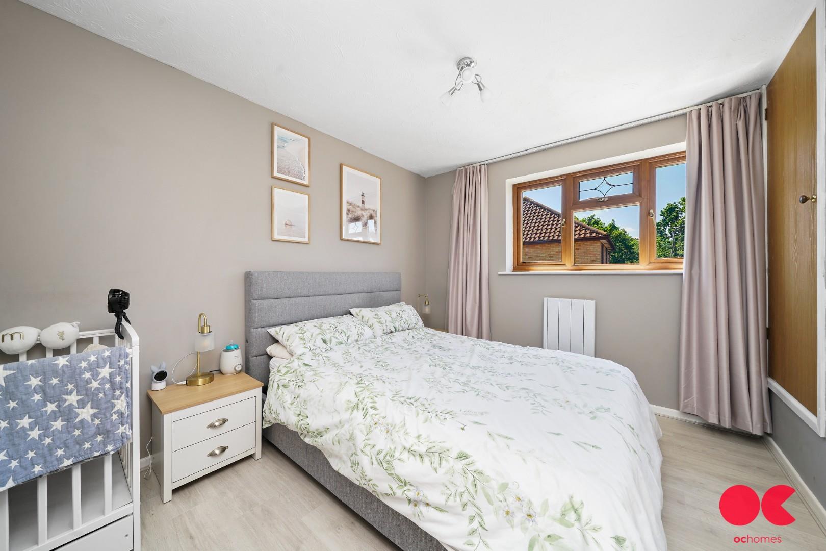 2 bed end of terrace house for sale in Robinia Close, Laindon  - Property Image 3