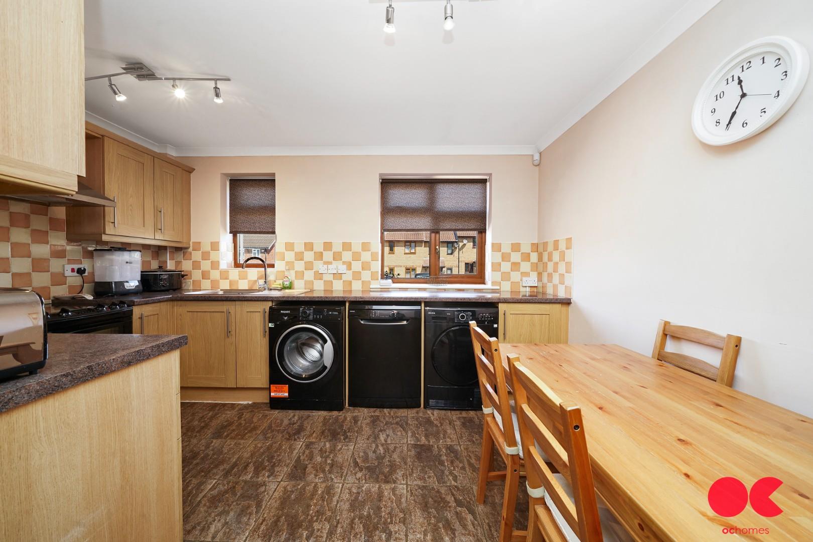 2 bed end of terrace house for sale in Robinia Close, Laindon  - Property Image 17