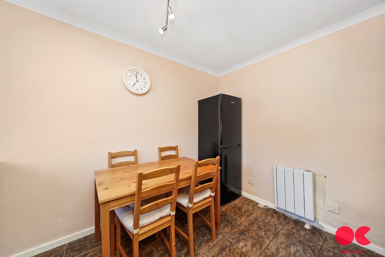 2 bed end of terrace house for sale in Robinia Close, Laindon  - Property Image 19