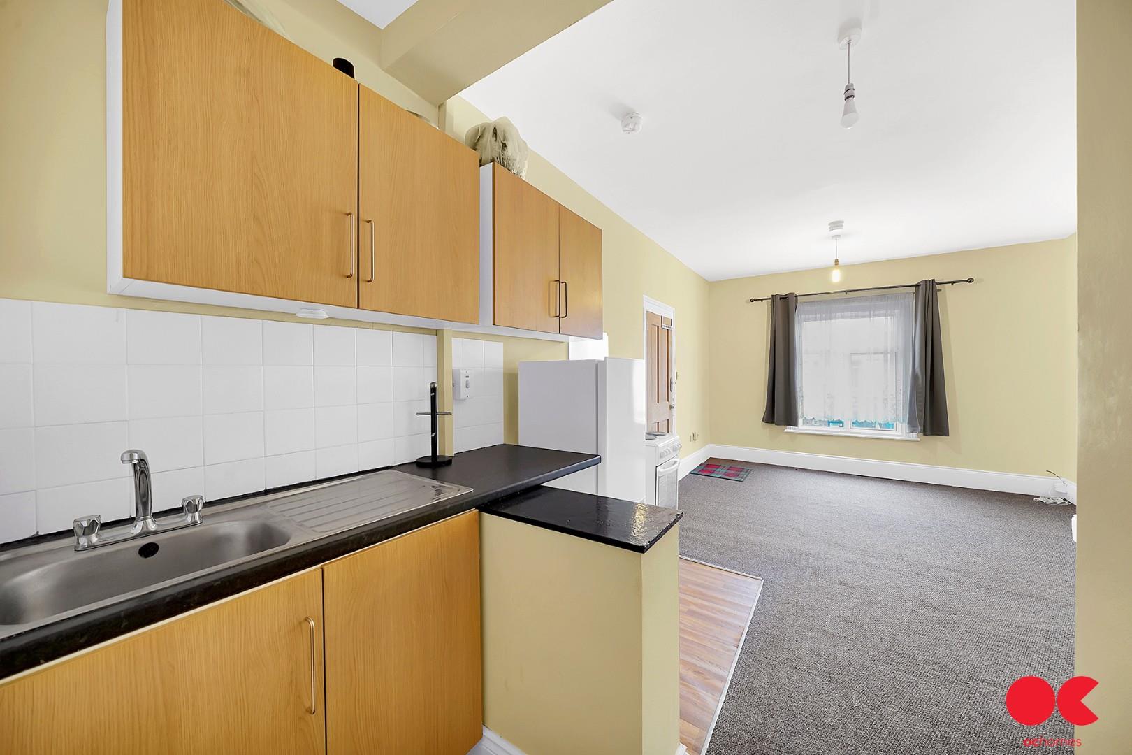 Studio flat to rent in Leytonstone Road, London  - Property Image 6