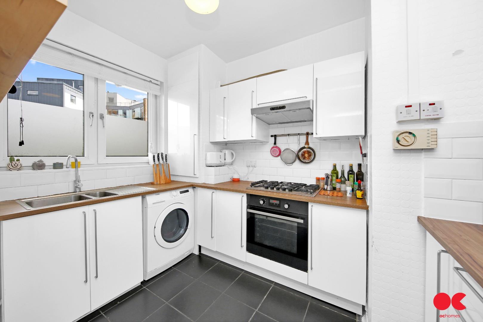 2 bed flat to rent in Approach Road, Bethnal Green  - Property Image 3