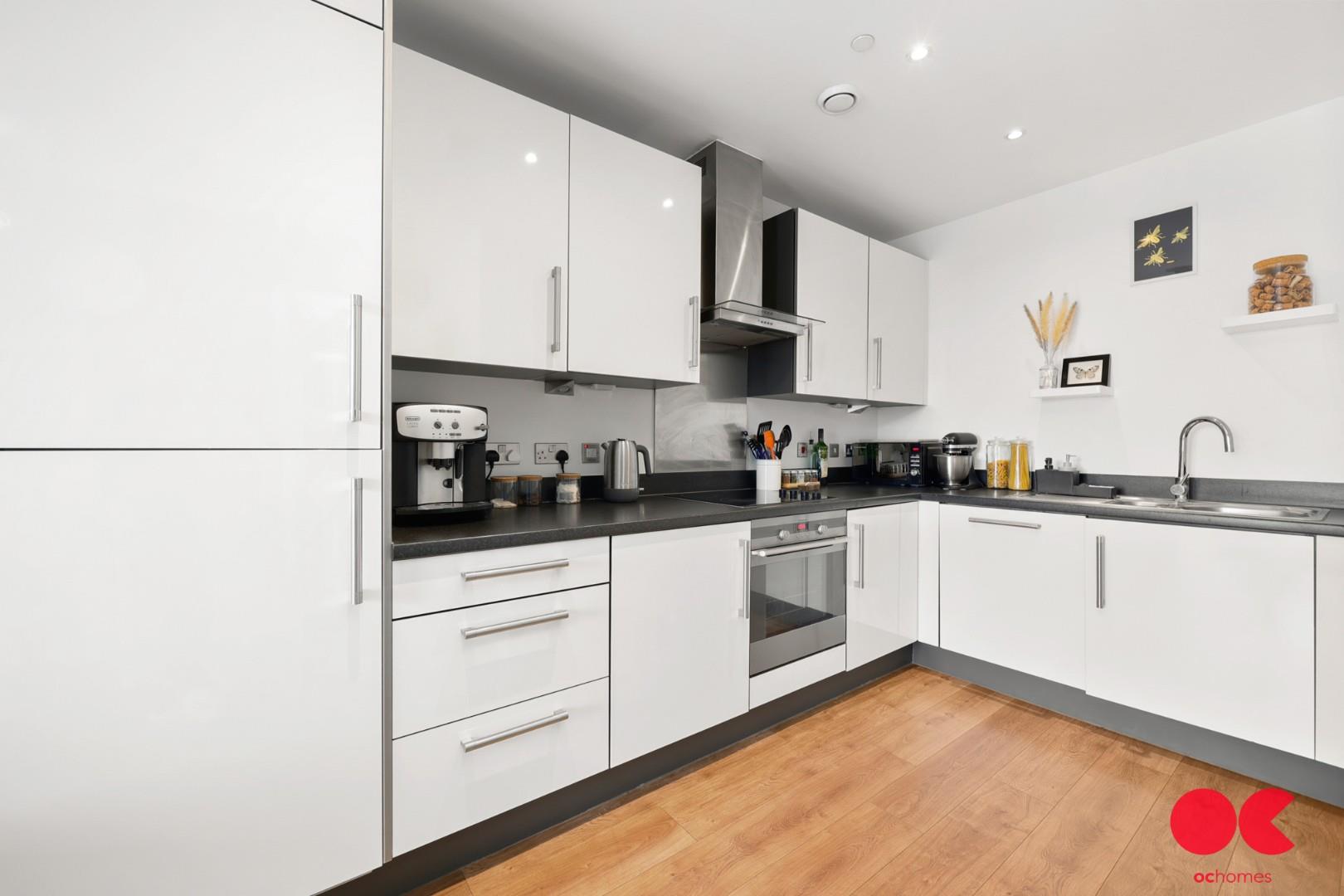 1 bed flat for sale in Rick Roberts Way, Stratford  - Property Image 3