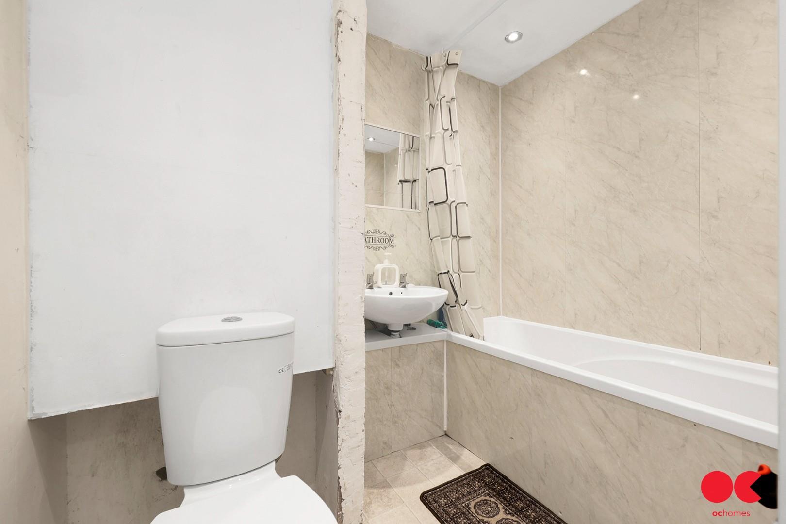 2 bed flat for sale in Giraud Street, Poplar  - Property Image 6