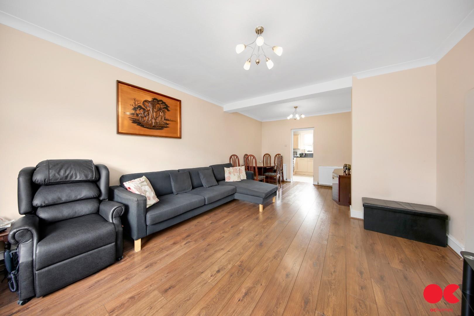 4 bed terraced house for sale in Gainsborough Avenue, Manor Park  - Property Image 7