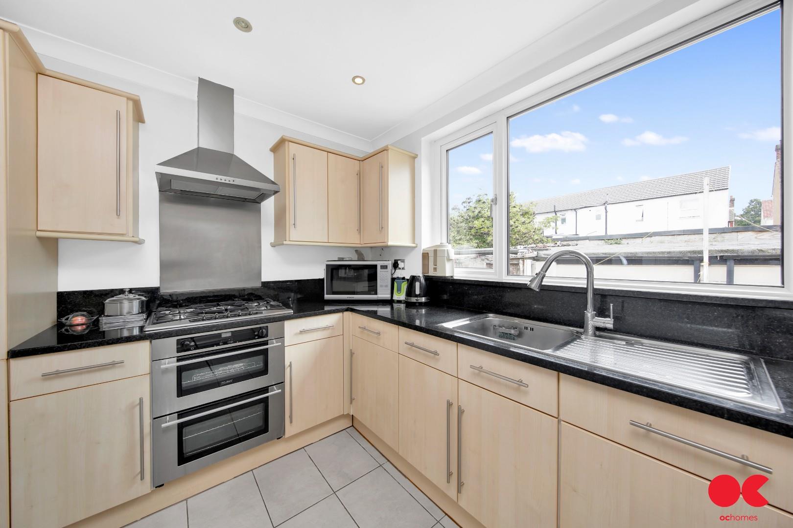 4 bed terraced house for sale in Gainsborough Avenue, Manor Park  - Property Image 15