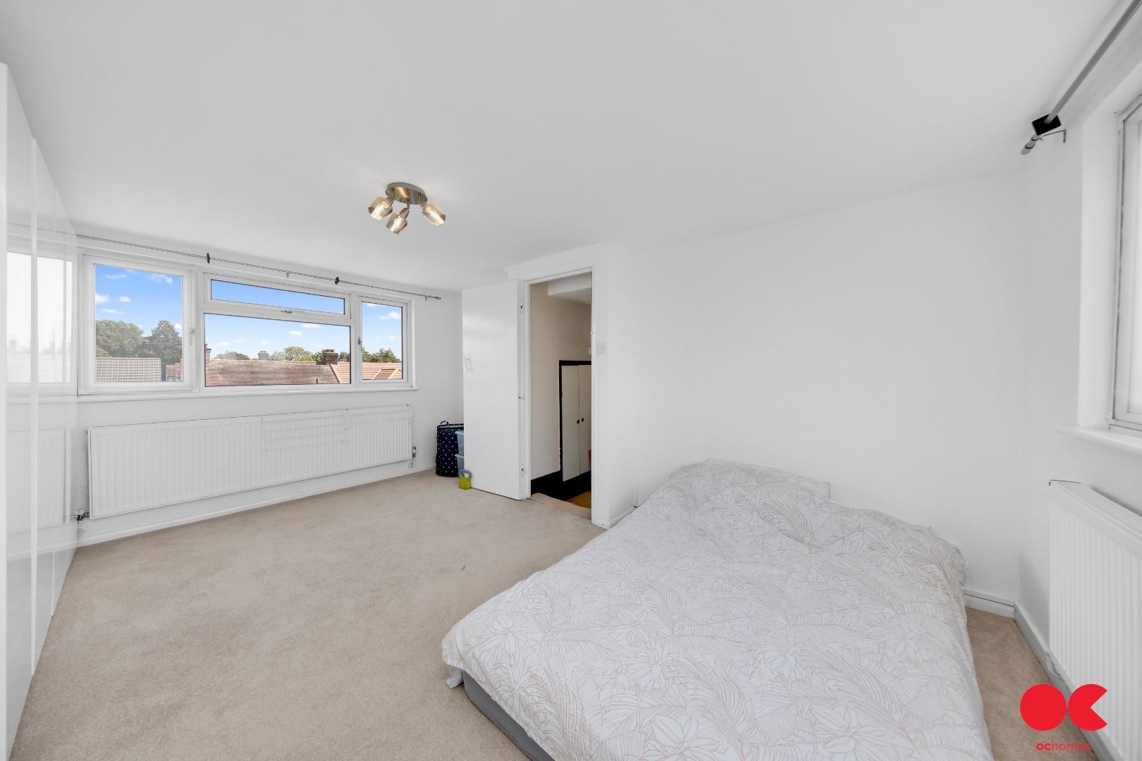 4 bed terraced house for sale in Gainsborough Avenue, Manor Park  - Property Image 26