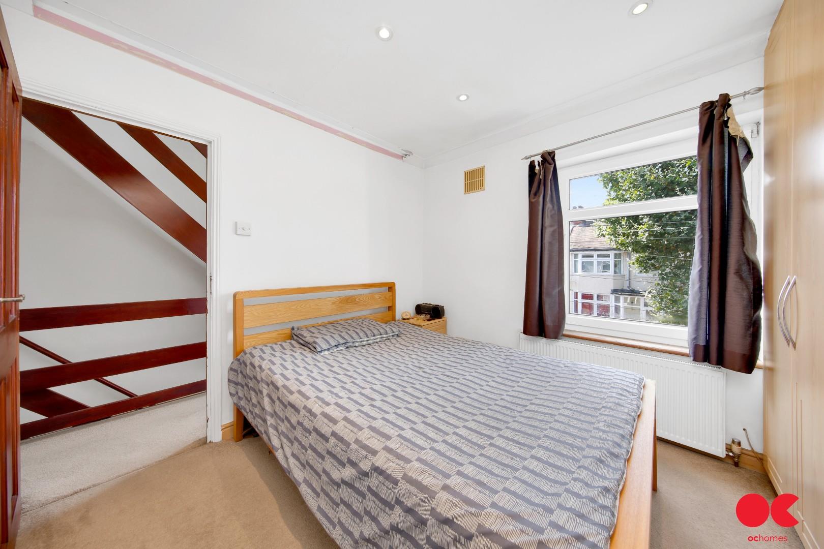 4 bed terraced house for sale in Gainsborough Avenue, Manor Park  - Property Image 9