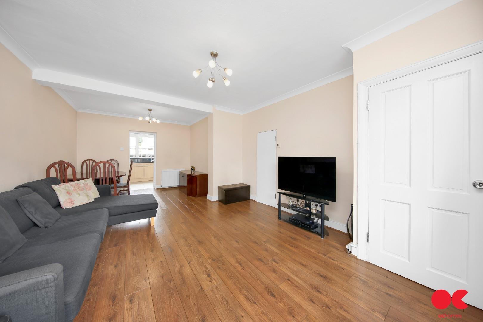 4 bed terraced house for sale in Gainsborough Avenue, Manor Park  - Property Image 16