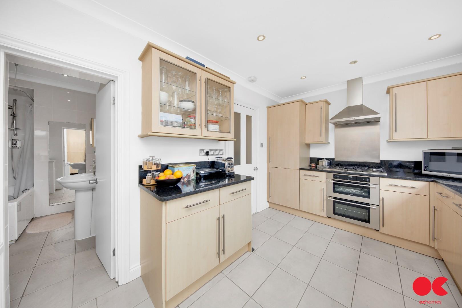 4 bed terraced house for sale in Gainsborough Avenue, Manor Park  - Property Image 18