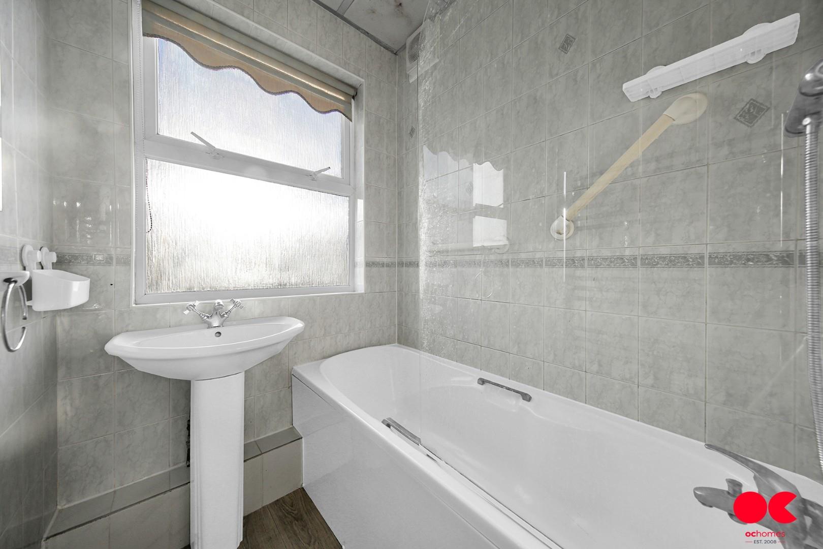 3 bed end of terrace house to rent in Hatley Avenue, Barkingside  - Property Image 30