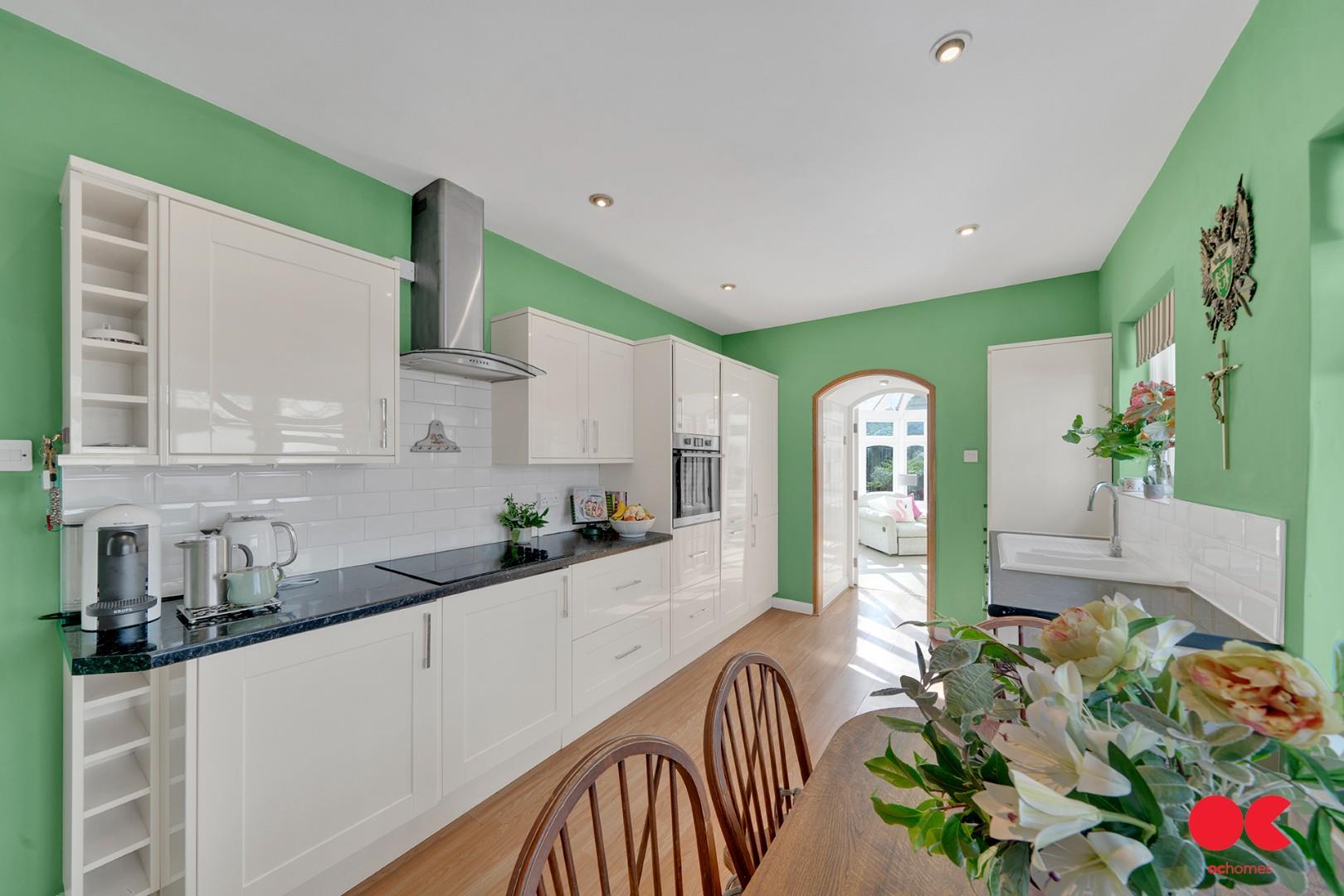 4 bed detached house for sale in Main Road, Gidea Park  - Property Image 3