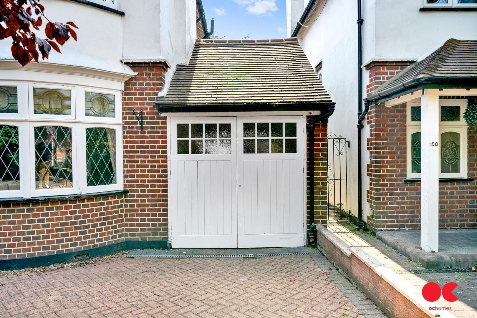 4 bed detached house for sale in Main Road, Gidea Park  - Property Image 37