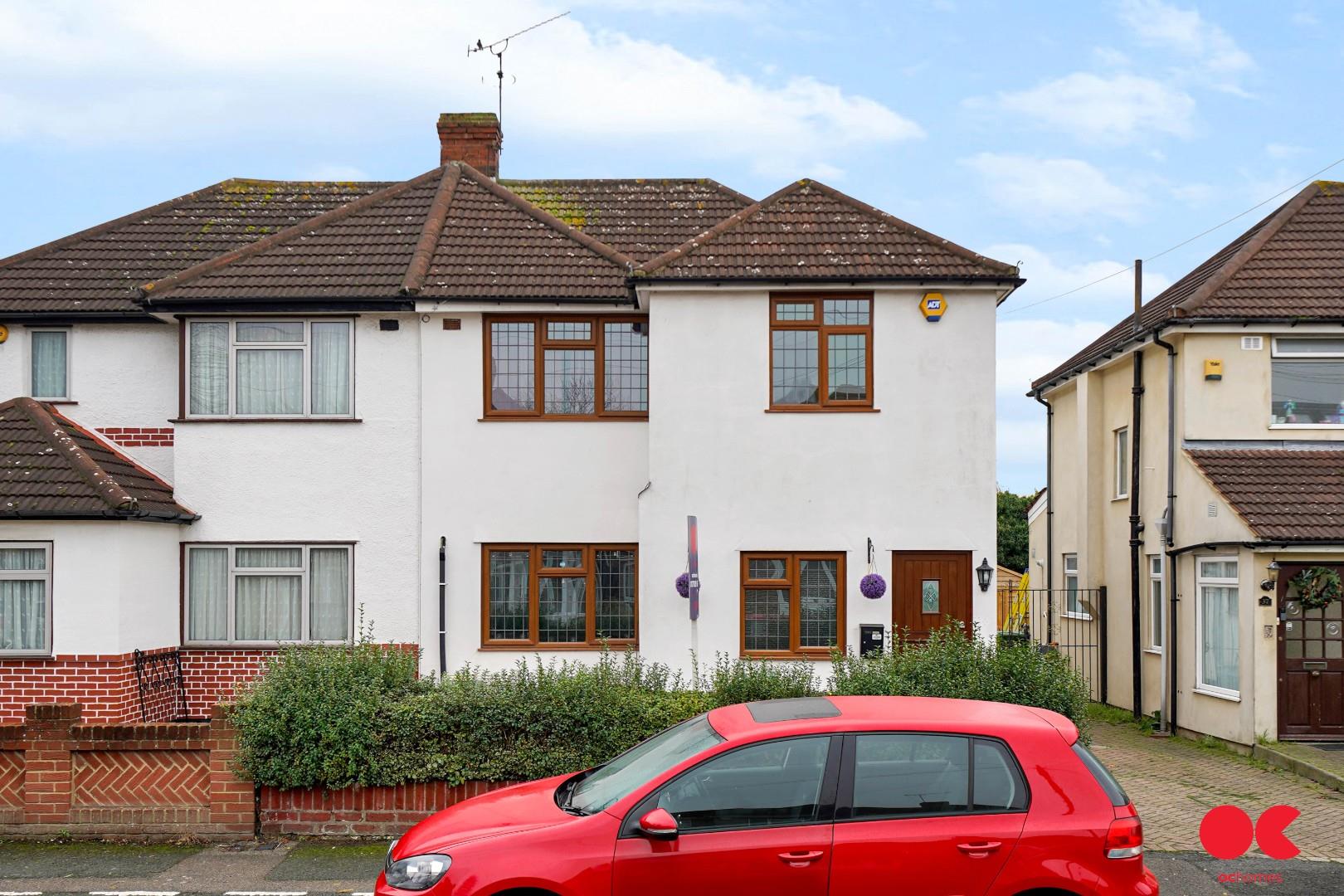 4 bed semi-detached house to rent in Calbourne Avenue, Hornchurch  - Property Image 6