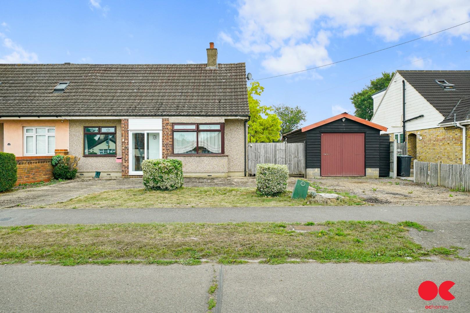 3 bed semi-detached bungalow for sale in Fourth Avenue, Wickford  - Property Image 1