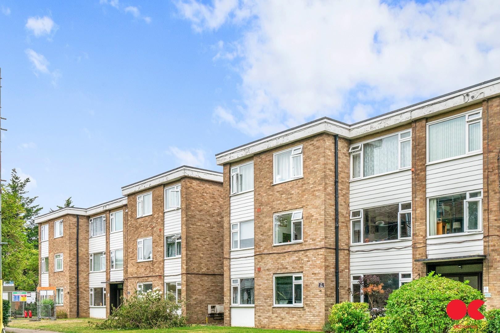 2 bed flat for sale in Ferguson Court, Gidea Park  - Property Image 3