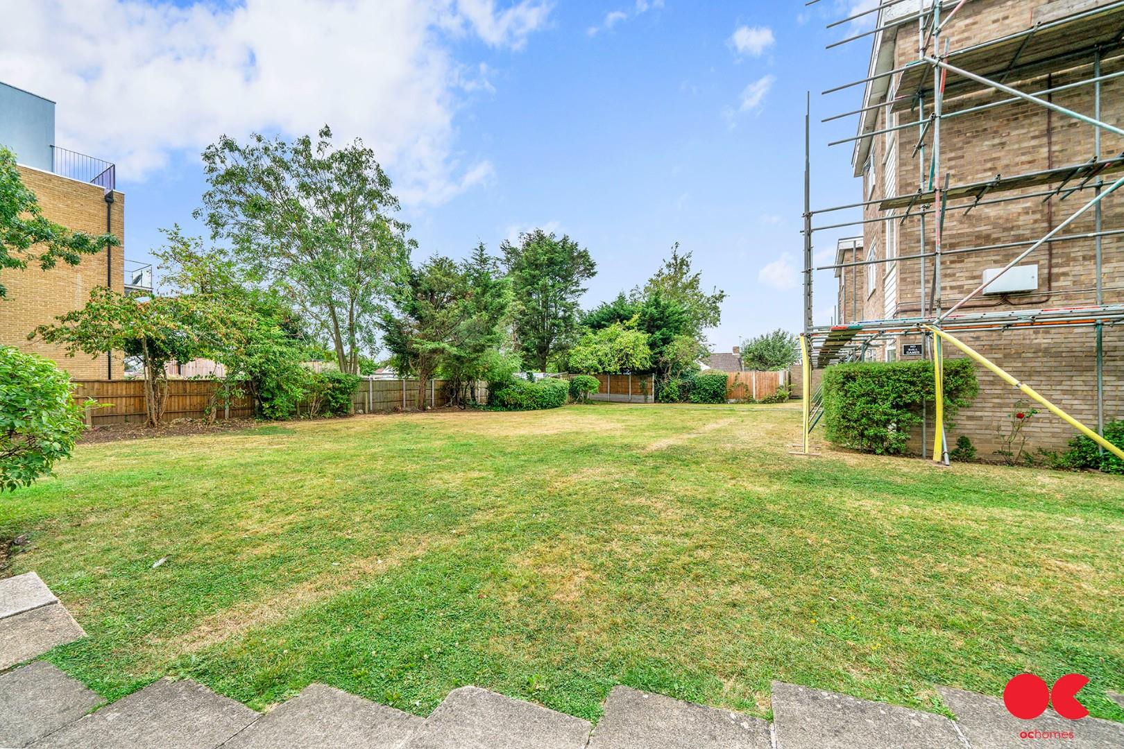 2 bed flat for sale in Ferguson Court, Gidea Park  - Property Image 19