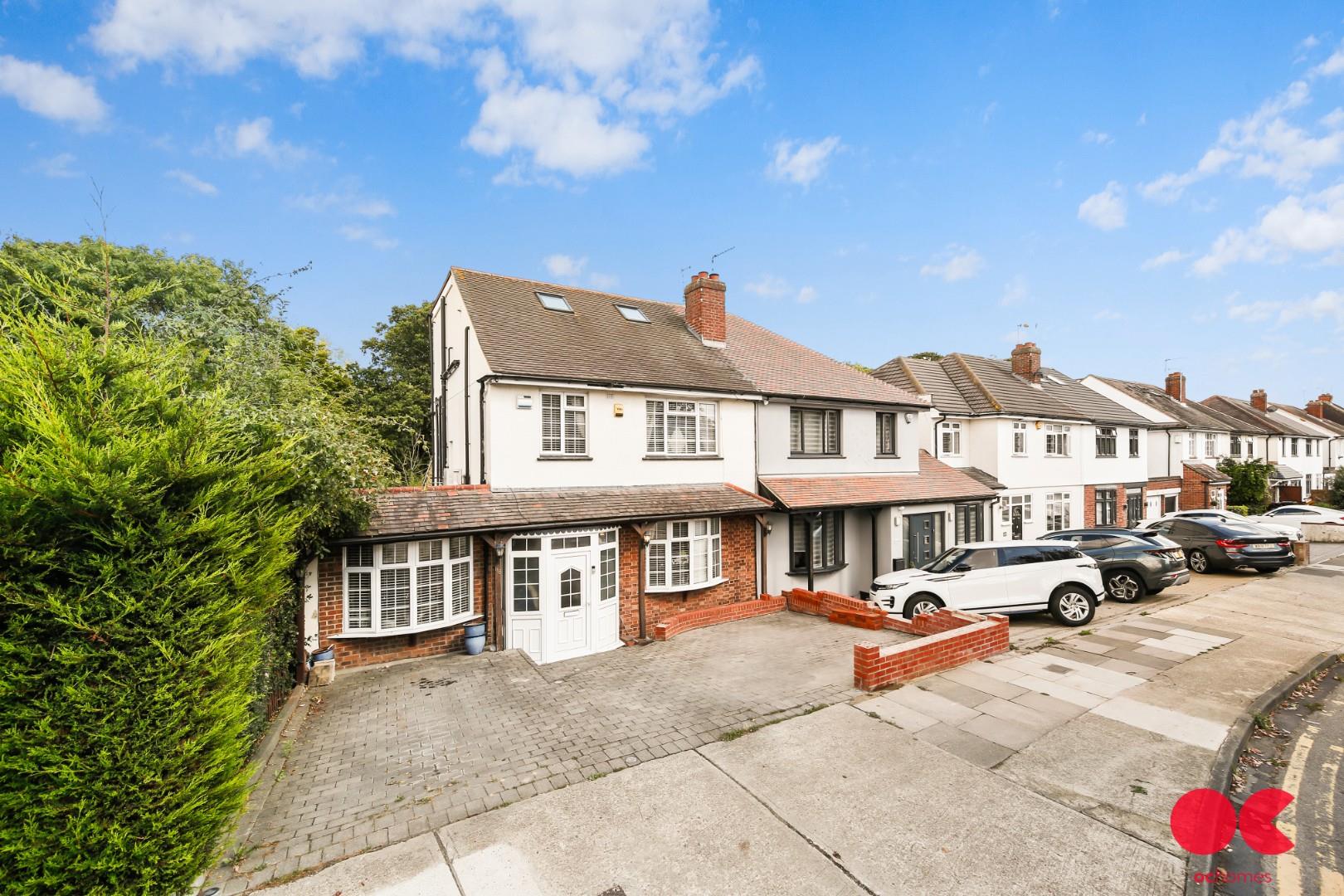 4 bed semi-detached house for sale in Lake Rise, Romford  - Property Image 1