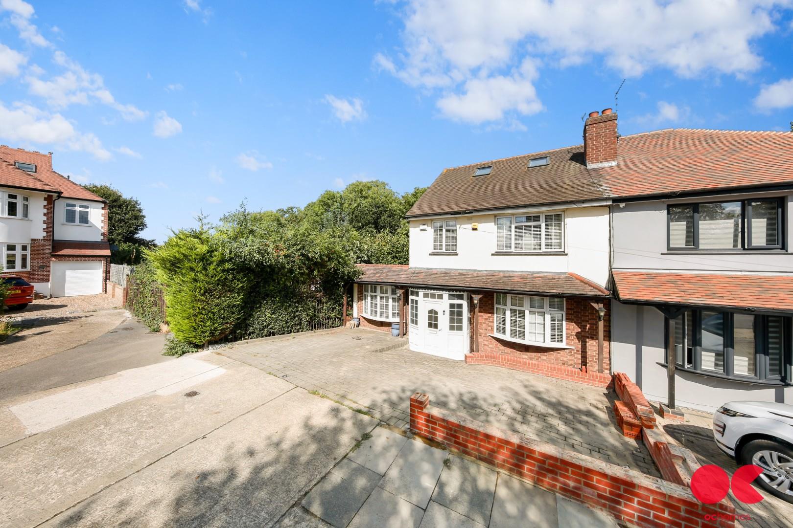 4 bed semi-detached house for sale in Lake Rise, Romford  - Property Image 53