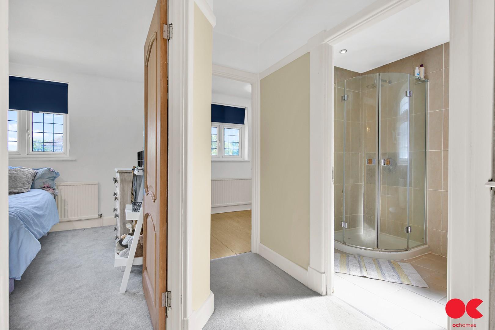 4 bed detached house for sale in Parkland Avenue, Romford  - Property Image 39