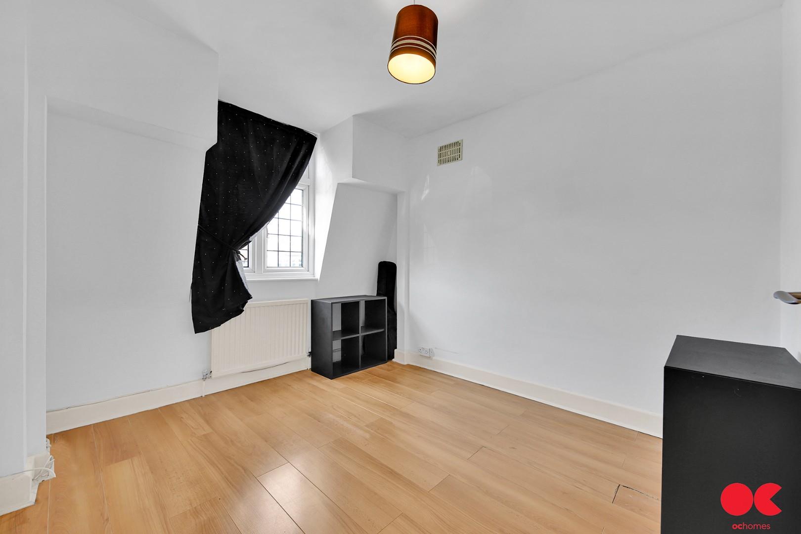 4 bed detached house for sale in Parkland Avenue, Romford  - Property Image 26