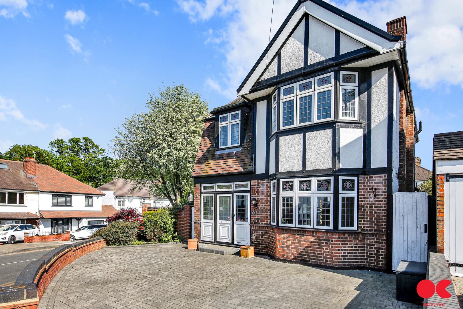 4 bed detached house for sale in Parkland Avenue, Romford  - Property Image 31