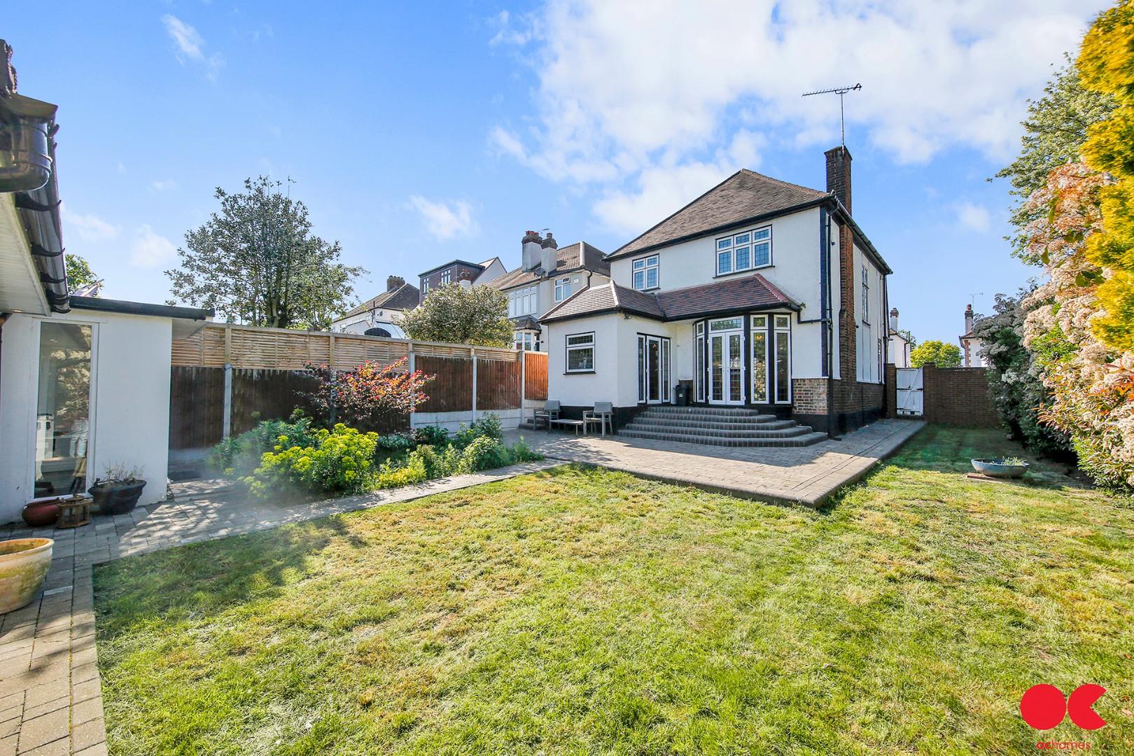 4 bed detached house for sale in Parkland Avenue, Romford  - Property Image 36