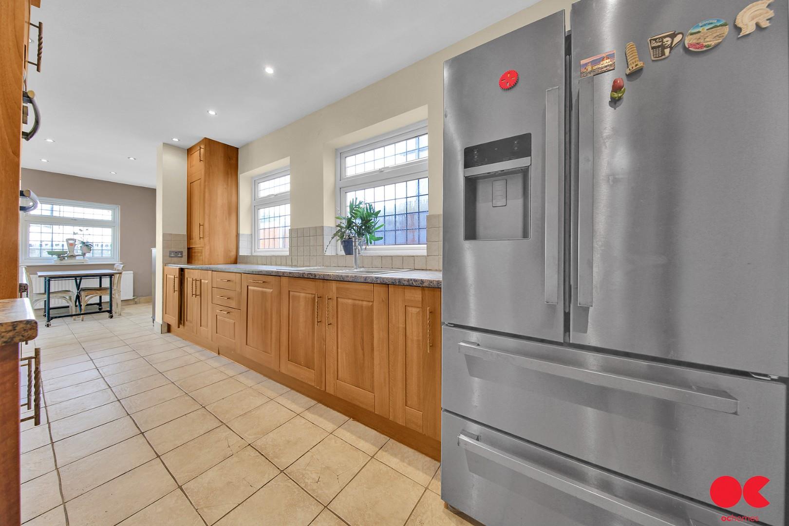 4 bed detached house for sale in Parkland Avenue, Romford  - Property Image 23