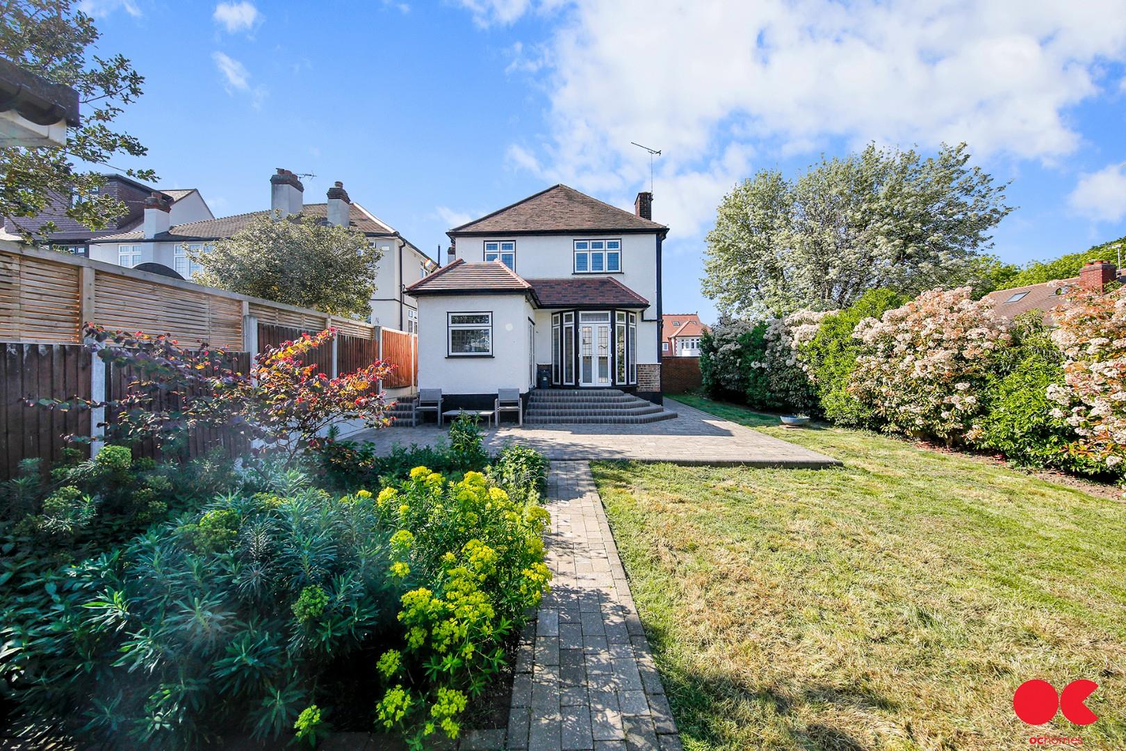 4 bed detached house for sale in Parkland Avenue, Romford  - Property Image 4