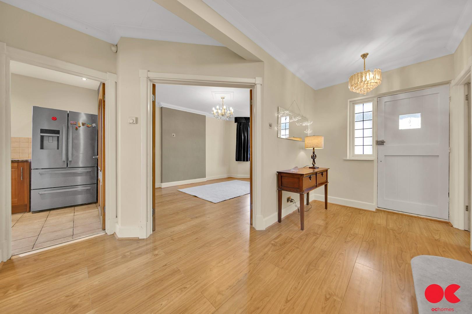 4 bed detached house for sale in Parkland Avenue, Romford  - Property Image 17