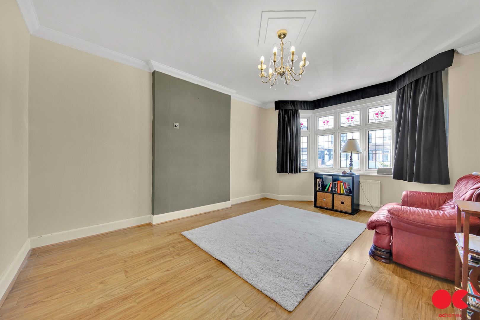 4 bed detached house for sale in Parkland Avenue, Romford  - Property Image 9