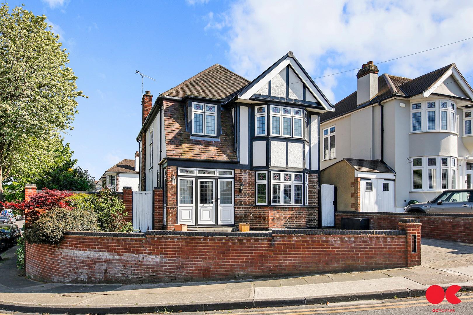 4 bed detached house for sale in Parkland Avenue, Romford  - Property Image 44